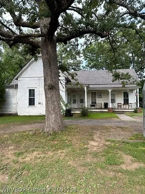 423 Pine Street, Waldron, AR 72958