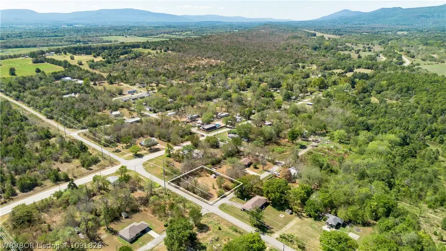705 W Richmond Street, Huntington, AR 72940 - #2