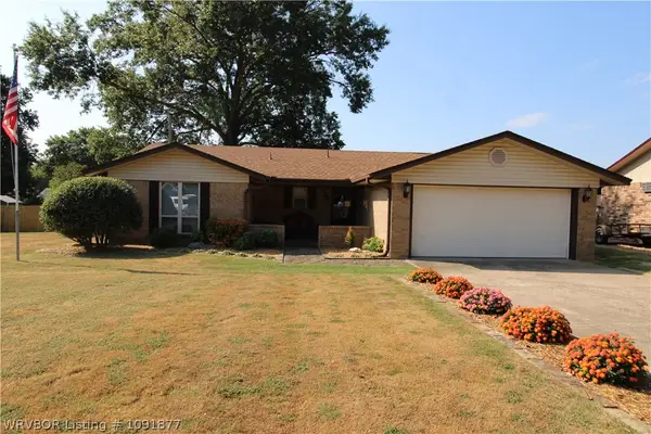 1704 E Edmondson Drive, Sallisaw, OK 74955