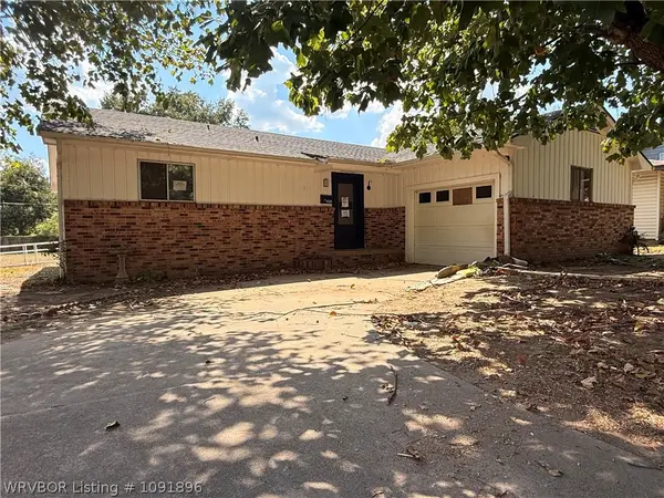 1520 Dechard Street, Van Buren, AR 72956
