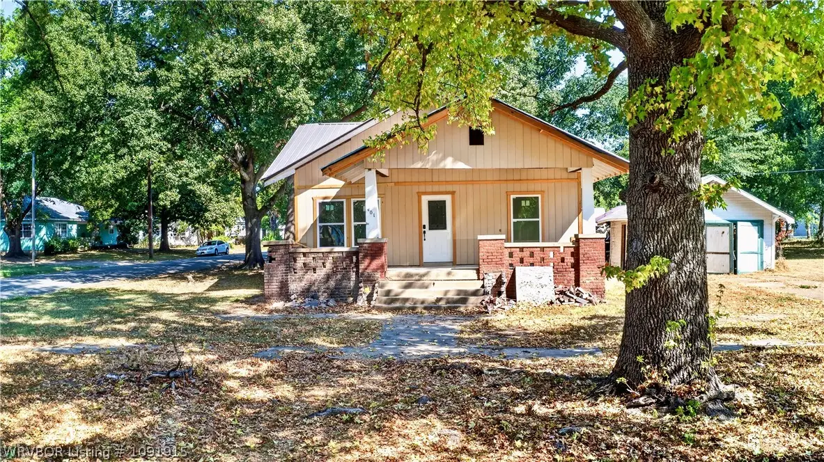 401 Creek Avenue, Sallisaw, OK 74955 - #1