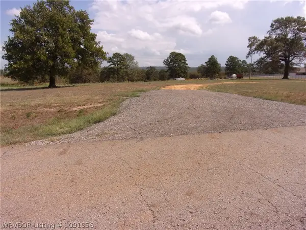 8800 White Oak Road, Mulberry, AR 72947