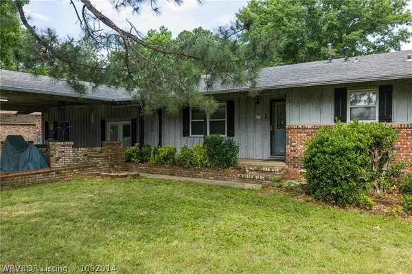 3 Hilltop Place, Van Buren, AR 72956