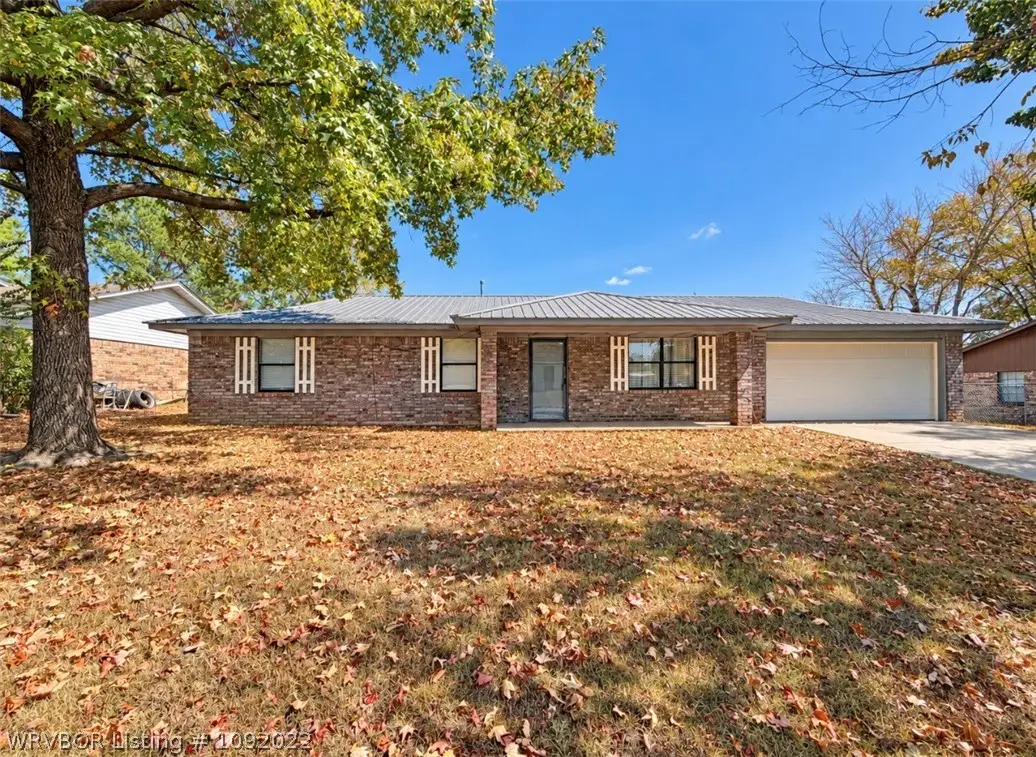 208 Fall Circle, Sallisaw, OK 74955 - #1