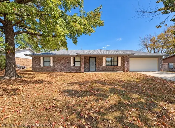 208 Fall Circle, Sallisaw, OK 74955