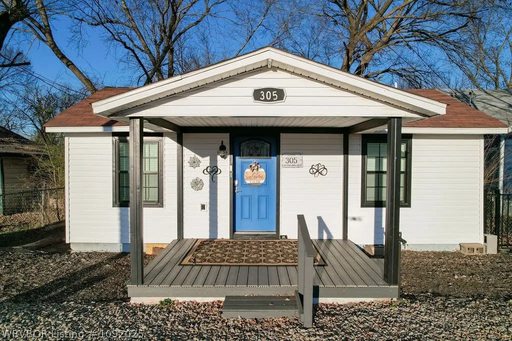 305 W Port Arthur Avenue, Sallisaw, OK 74955 - #1