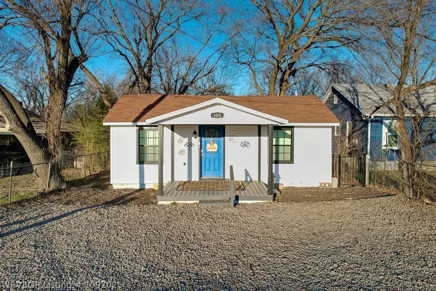 305 W Port Arthur Avenue, Sallisaw, OK 74955 - #2