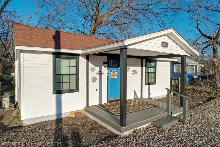305 W Port Arthur Avenue, Sallisaw, OK 74955 - #3