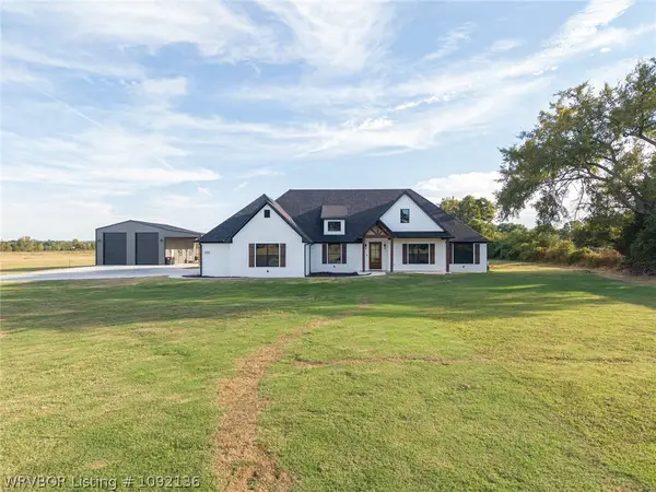 1401 W Utah Ranch Road, Lavaca, AR 72941