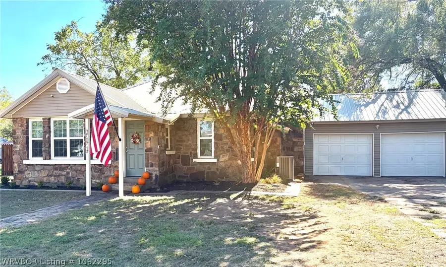 301 Central Street, Wister, OK 74966 - #3