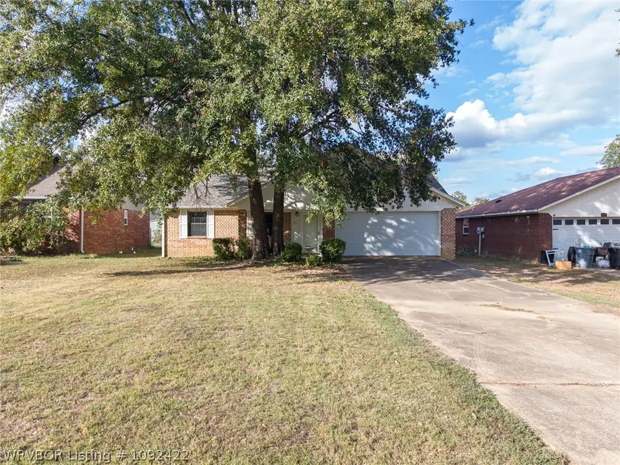 305 Adirondack Loop, Roland, OK 74954 - #2