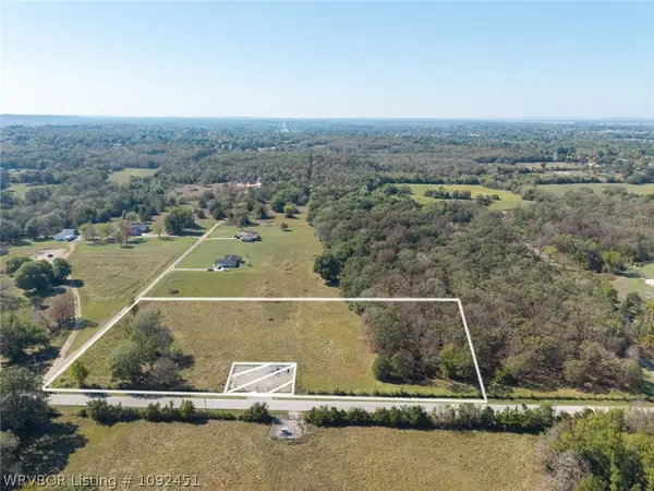 1115 Feather Hill Road, Lavaca, AR 72941