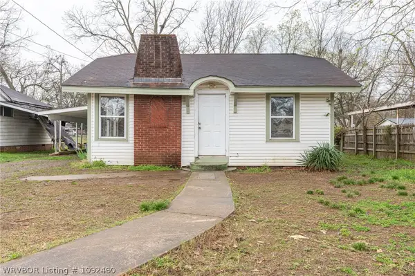 706 E Short Mountain Street, Paris, AR 72855