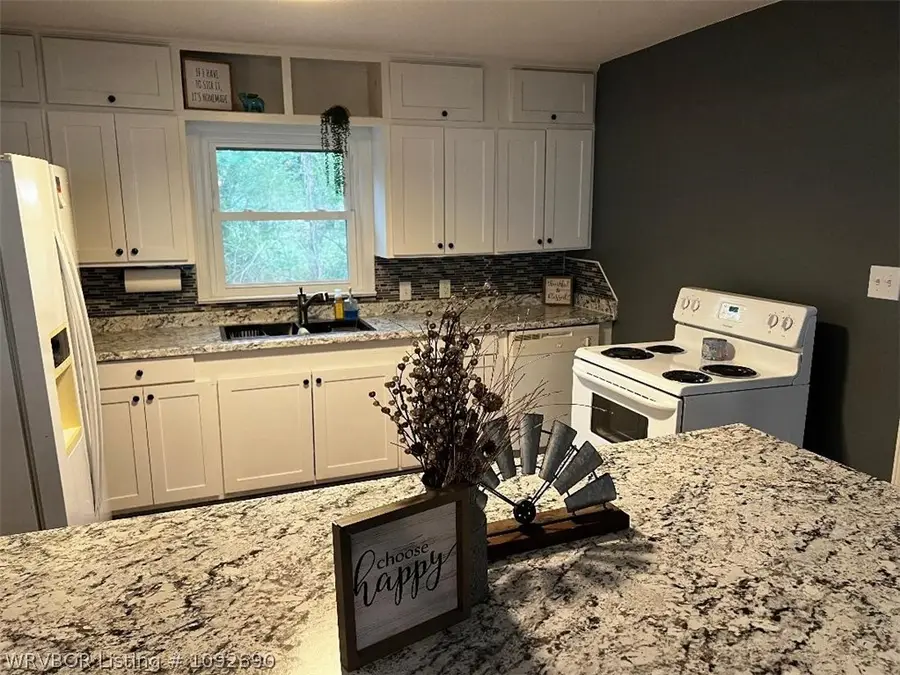 29 W 7th Street, Mulberry, AR 72947 - #2