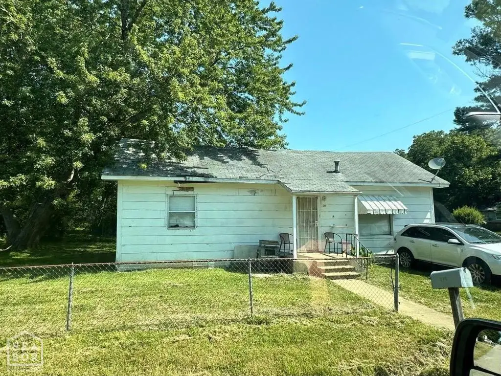 220 E Center Street E, Jonesboro, AR 72401 - #1