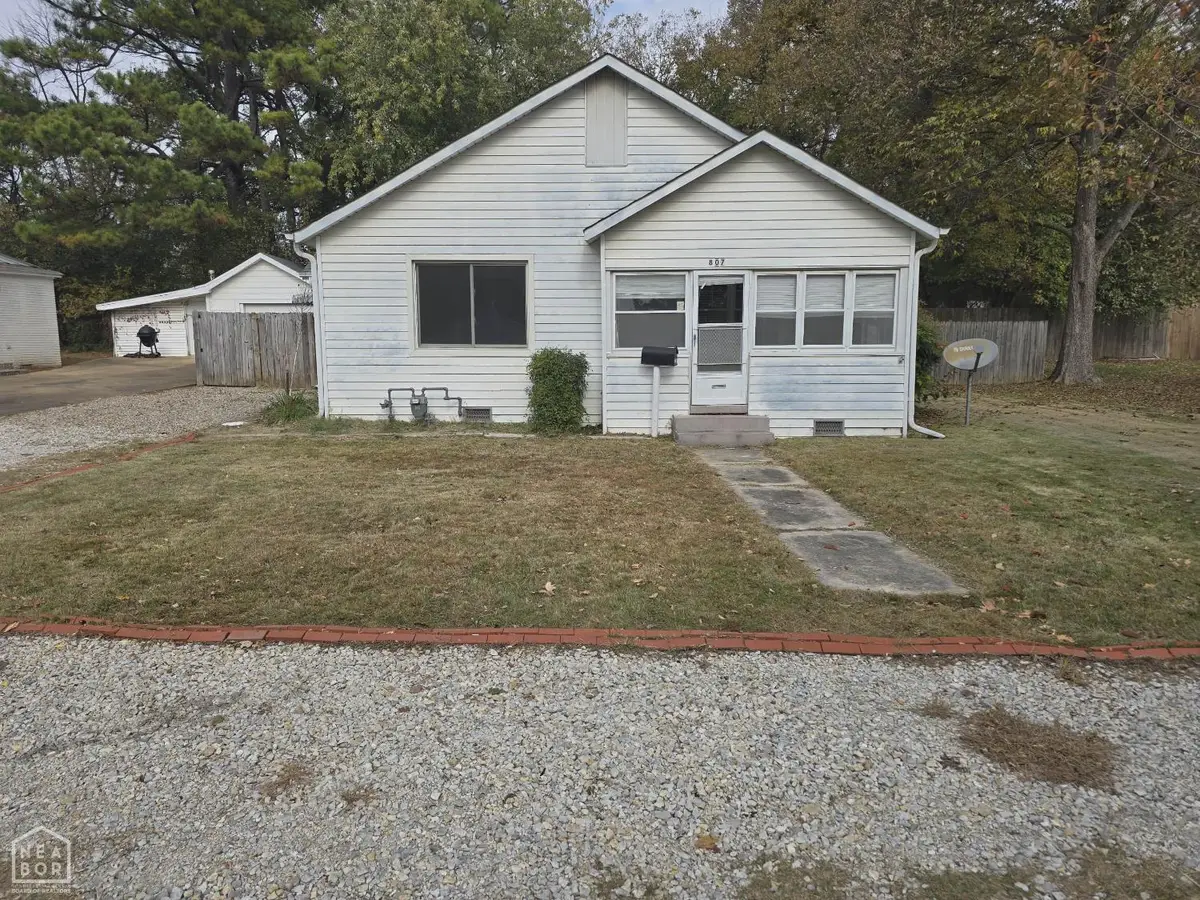 807 W Thompson Street, Paragould, AR 72450 - Image #1