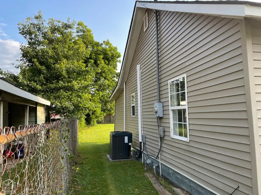 1507 W Emerson Street, Paragould, AR 72450 - #2