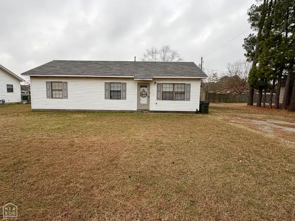 327 Robin, Bono, AR 72416
