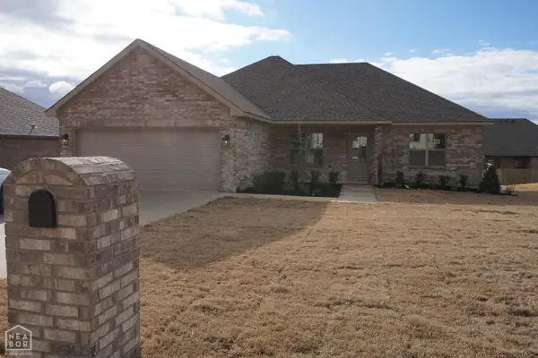 1061 Mark Cir, Jonesboro, AR 72404