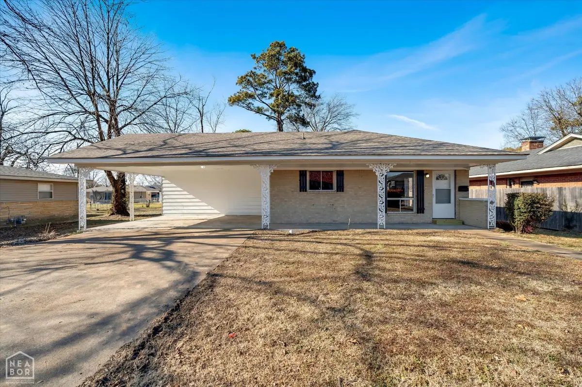 911 NW 5th Street Nw, Walnut Ridge, AR 72476 - #1