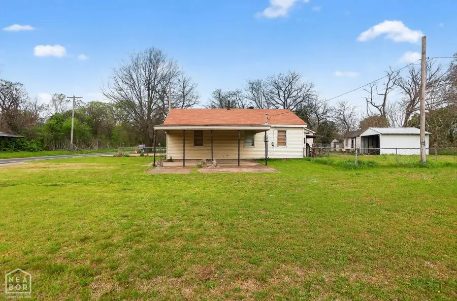520 Russell Avenue E, West Helena, AR 72390 - #3