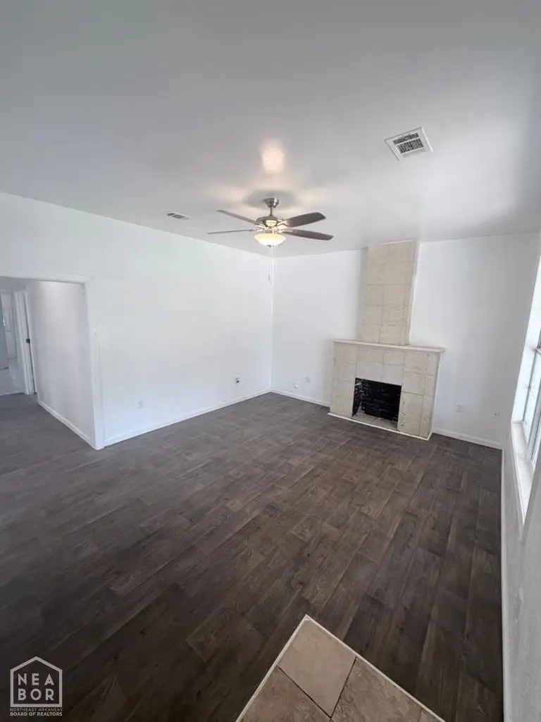 1012 W Huntington Avenue, Jonesboro, AR 72401 - #2