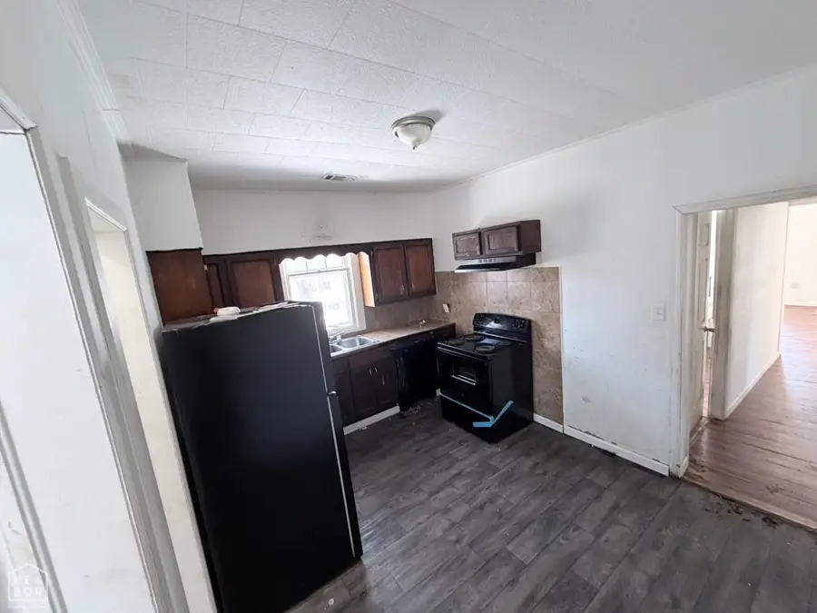 1012 W Huntington Avenue, Jonesboro, AR 72401 - #3