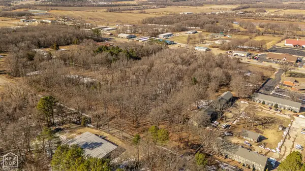 2 Washington, Jonesboro, AR 72401