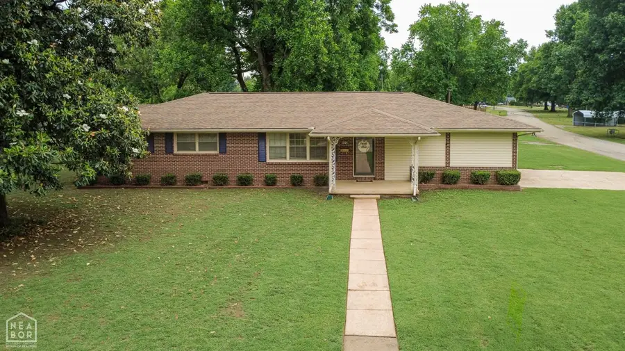 1305 Columbia Street, Corning, AR 72422 - #2