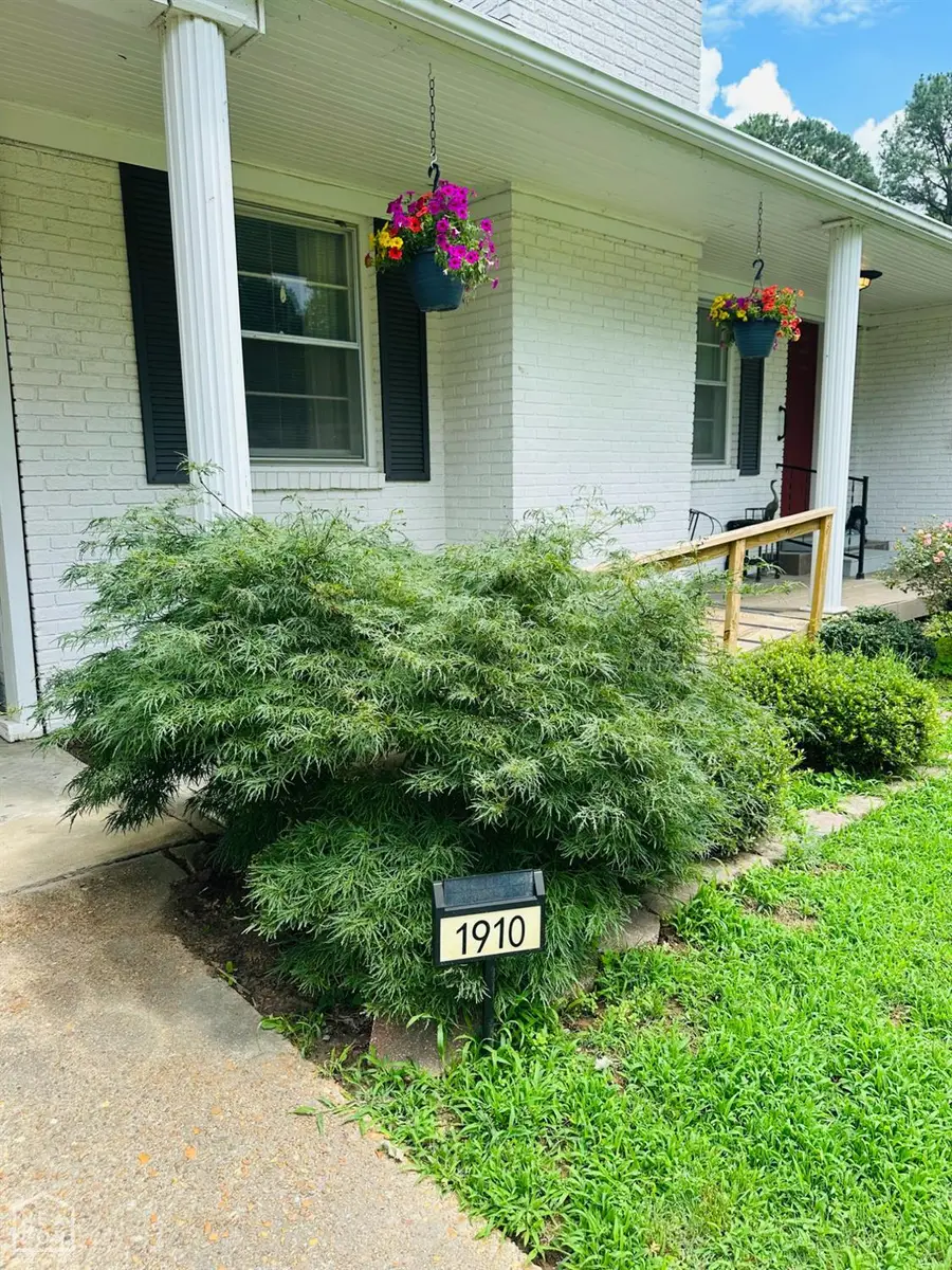 1910 Sherwood Drive, Jonesboro, AR 72401 - #2