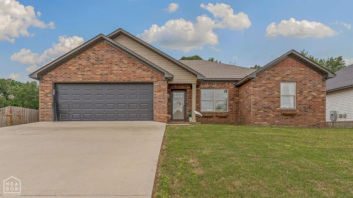 306 Elizabeth Drive, Paragould, AR 72450 - #1