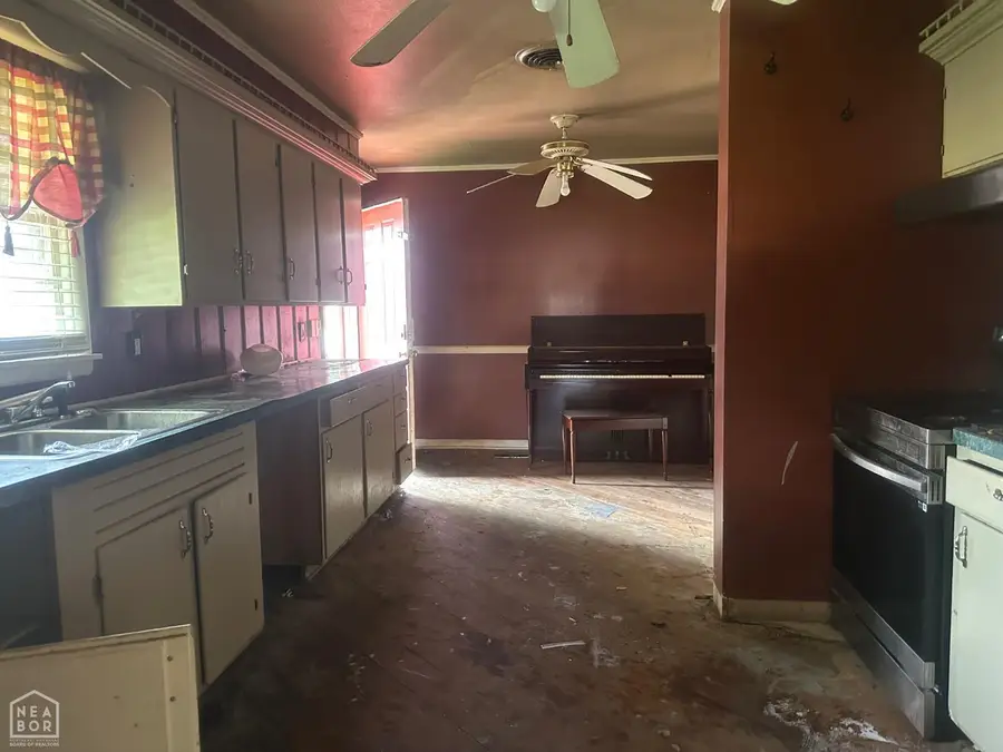 1101 Broadway Street, Blytheville, AR 72315 - #3