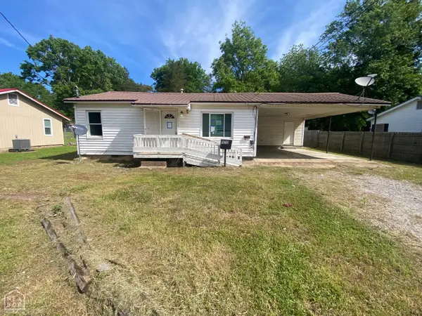 570 W Wycough Street, Batesville, AR 72501