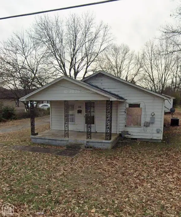 3611 School, Jonesboro, AR 72401