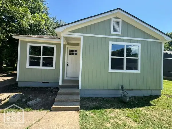 704 W Davis, Piggott, AR 72454