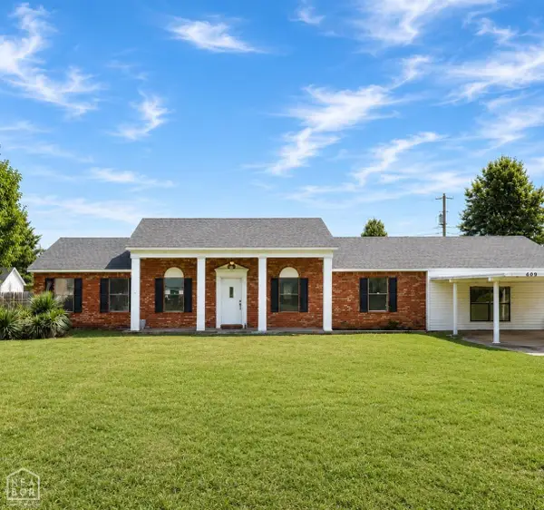 609 S Ozark Avenue S, Trumann, AR 72472