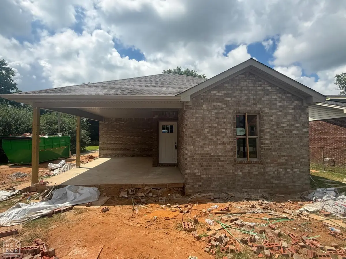 612 E Lake St, Paragould, AR 72450 - #1