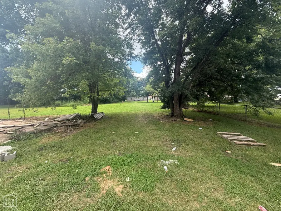612 E Lake St, Paragould, AR 72450 - #2