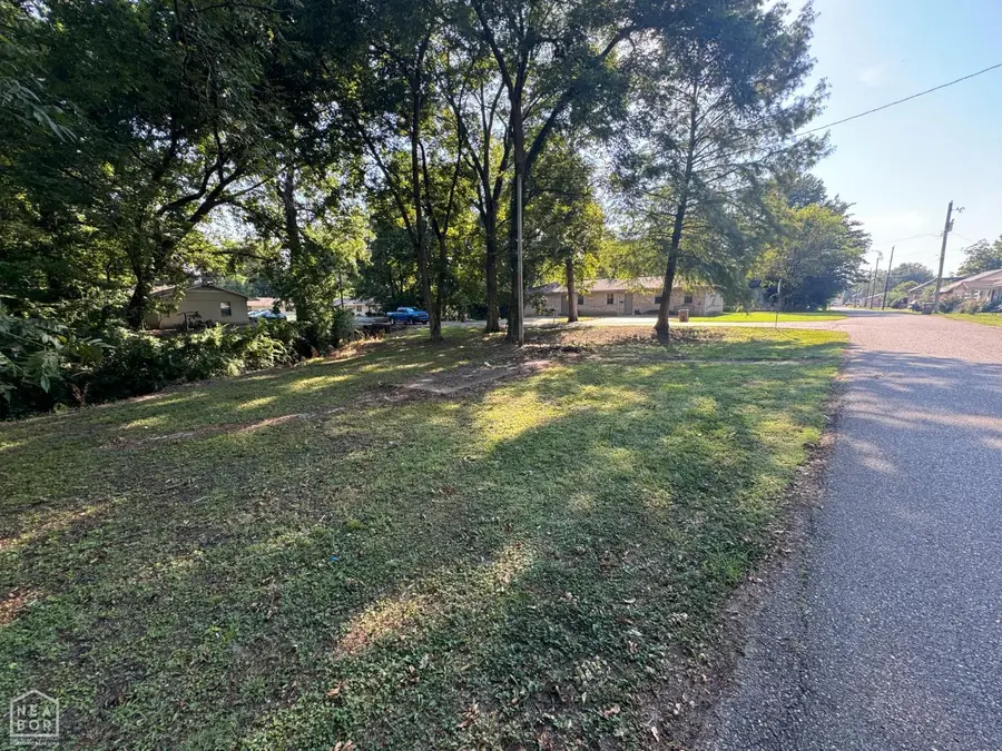 327 Canal Ave E, Wynne, AR 72396 - #2
