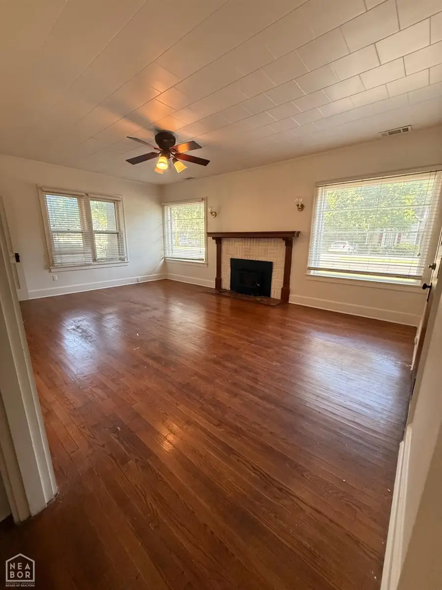 805 W Jefferson Ave, Jonesboro, AR 72401 - #3