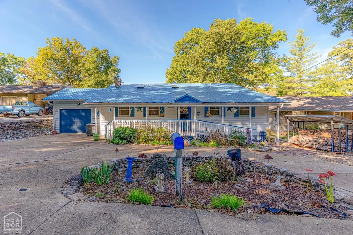 246 E Lakeshore Dr, Cherokee Village, AR 72529 - #1
