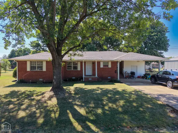 806 E Elm Street, Walnut Ridge, AR 72476