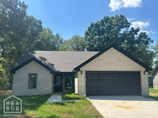 104 E Hinkley Street, Brookland, AR 72417 - #1