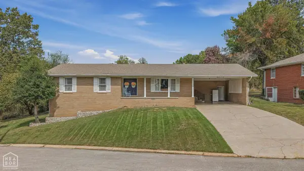 1509 Crestview Dr, Paragould, AR 72450