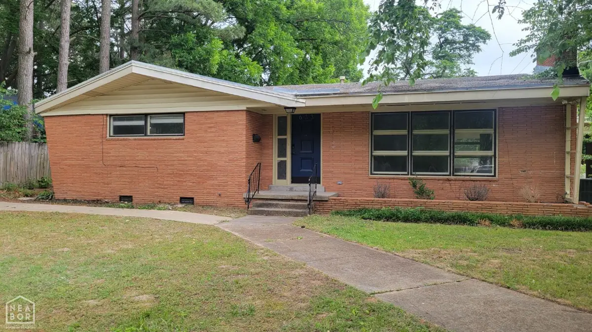 633 W College Avenue W, Jonesboro, AR 72401 - #1