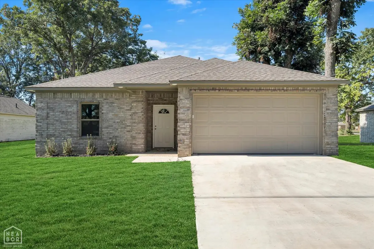 204 E Gum, Walnut Ridge, AR 72476 - #1