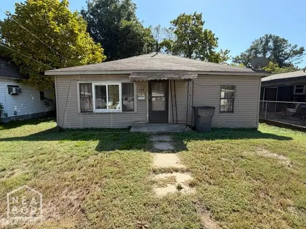 528 E Lake Street E, Paragould, AR 72450