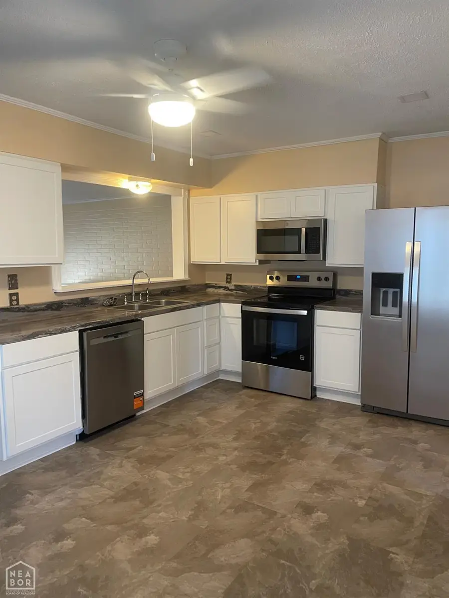 1114 W Nettleton Avenue, Jonesboro, AR 72401 - #2