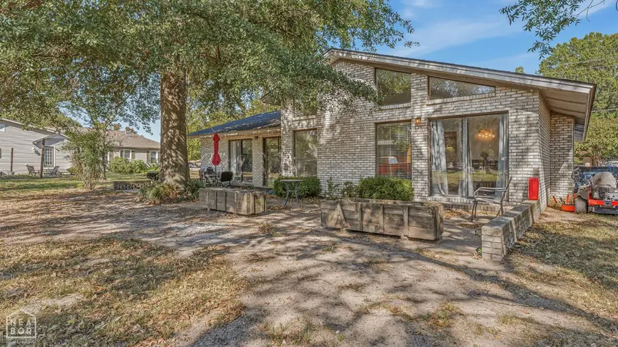 101 E 11th, Leachville, AR 72438 - #2
