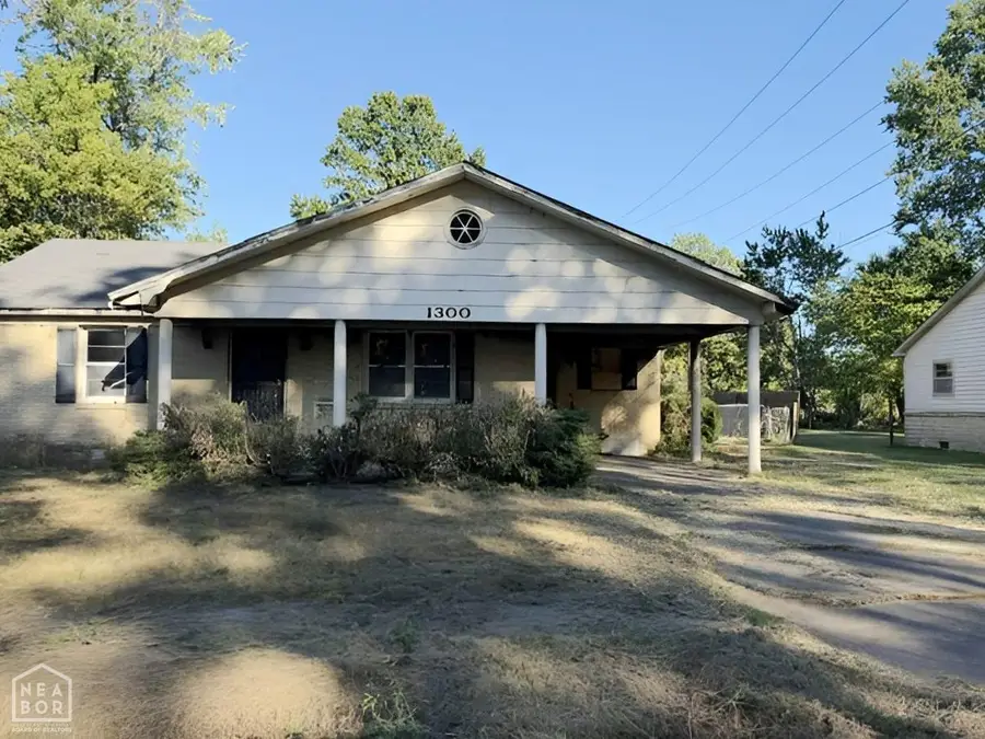 1300 N Broadway Street N, Blytheville, AR 72315 - #2